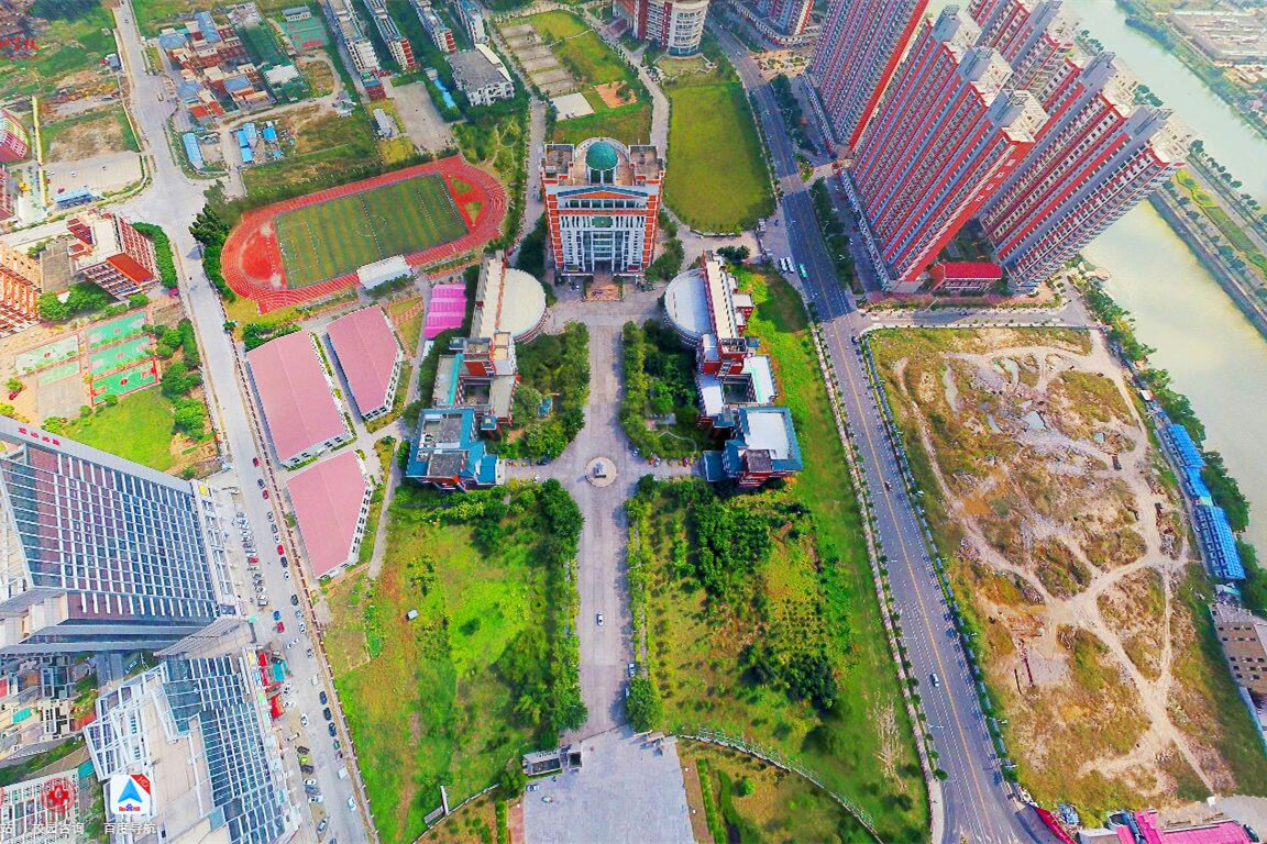 学校全景